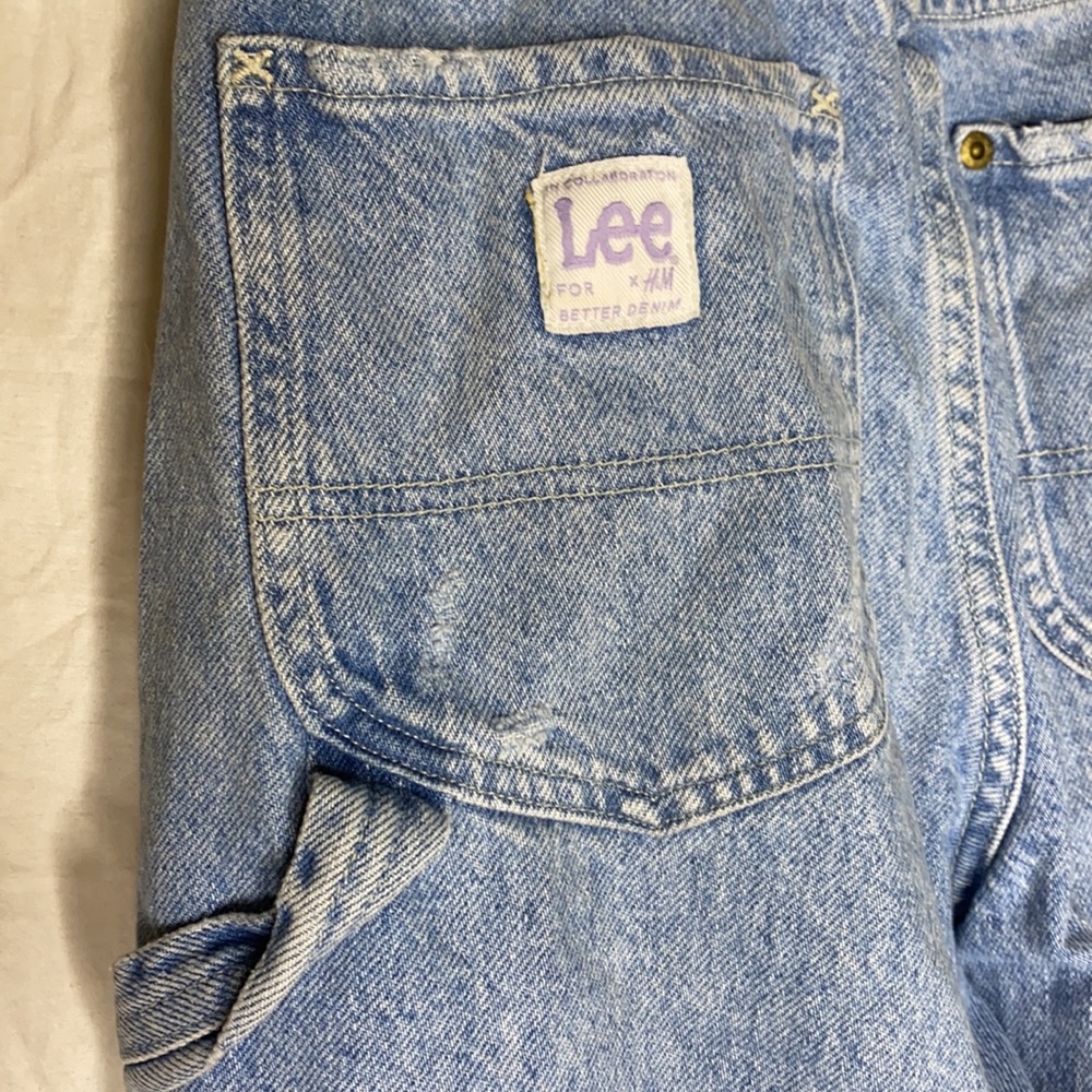 Lee denim pants in size 0. These jeans are BEAUTIFUL! 💙😍
